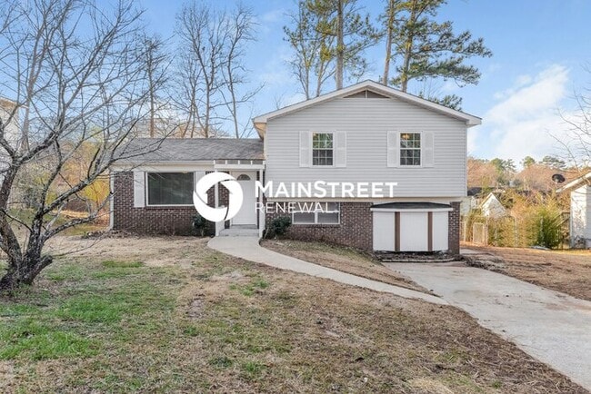 Building Photo - 4 Bedroom Pet-Friendly Home in Birmingham, AL with Main Street Renewal