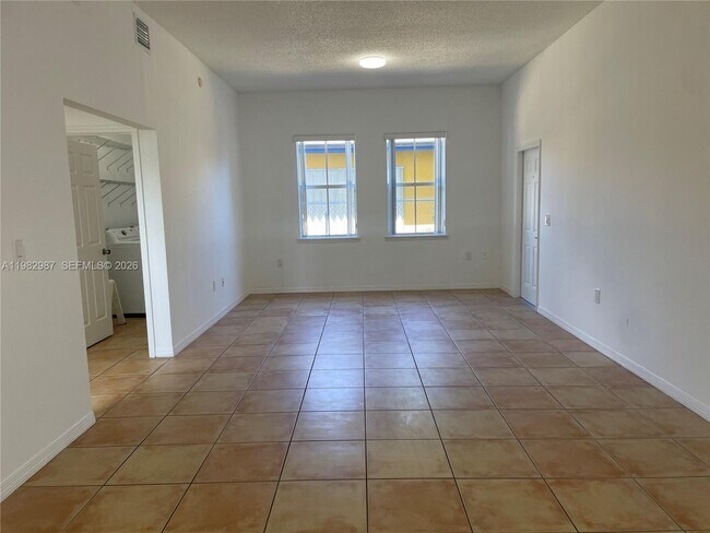 Photo - 3421 SW 25th St Unit 01