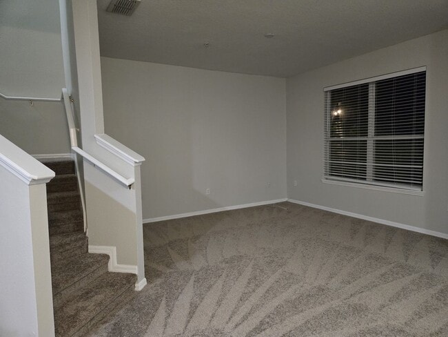 Photo - 3BD / 2.5BA Carriage Home