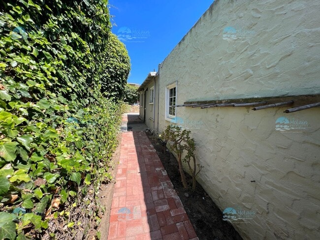 Building Photo - 304 N Rios Ave Unit 304 N Rios Ave #B Rental