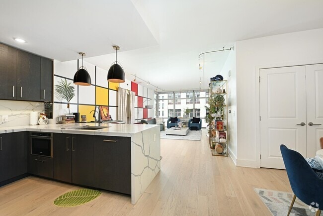 Building Photo - 1400 Hudson St Unit 1006 Rental
