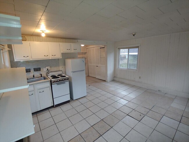 Living Space - 41 Hooper St Unit 41 Hooper C