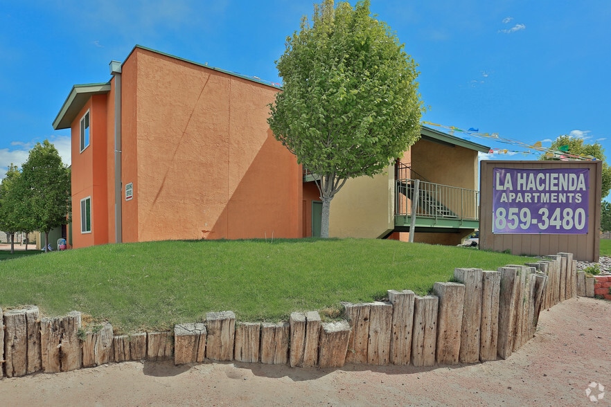 La Hacienda Apartments