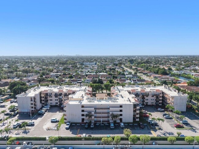 Photo - 995 SW 84th Ave Unidad 223