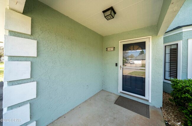 Photo - 307 Fan Palm Pl