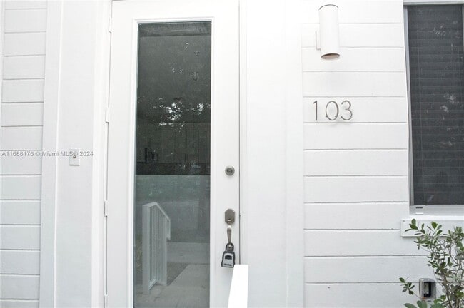 Photo - 2630 NE 213th St