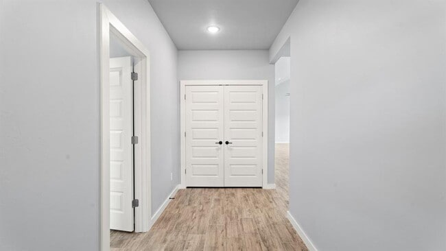 Photo - 520 Kearny Ln