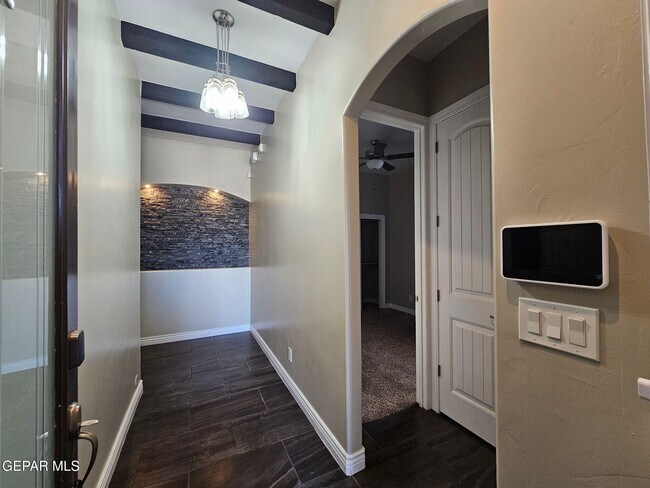 Photo - 545 Oilfield Dr