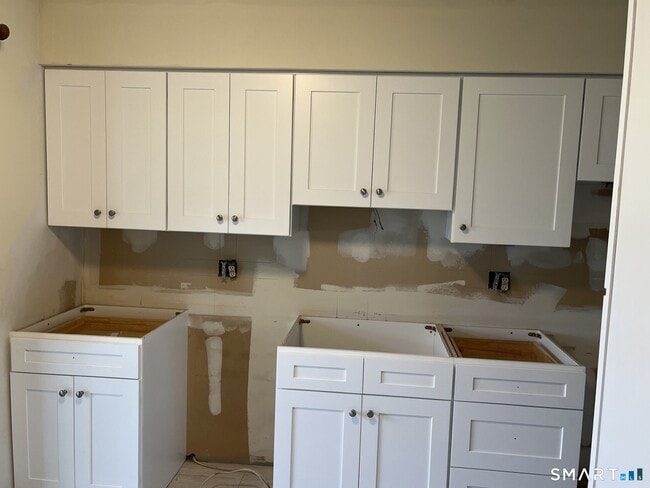 Photo - 6 Bouton St E