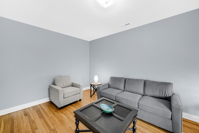 Photo - 6024 S Eberhart Ave Unit 2S