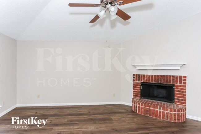 Photo - 210 Arabian Ln