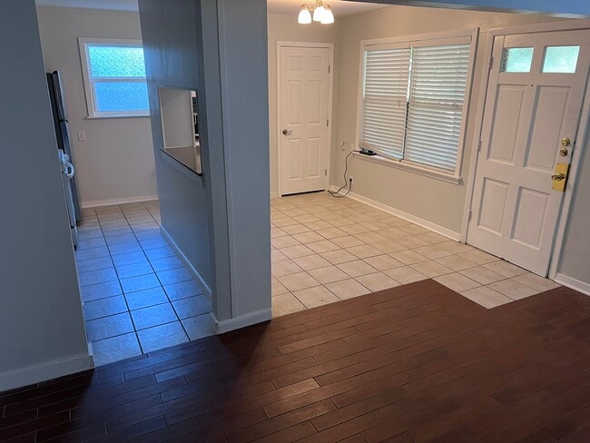 Photo - 1009 Bonham Terrace Unit 1416 Kenwood Ave