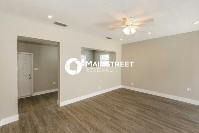 Photo - 2 Bedroom Pet-Friendly Home in Hollywood, ...