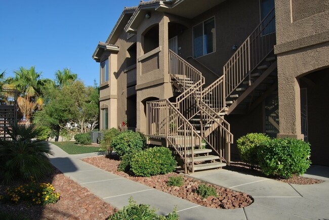 Upgraded condo across from pool - Upgraded condo across from pool