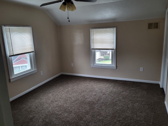 Photo - 807 Meadow Dr