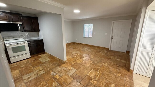 Photo - 1814 Thomas St Unit East Rear