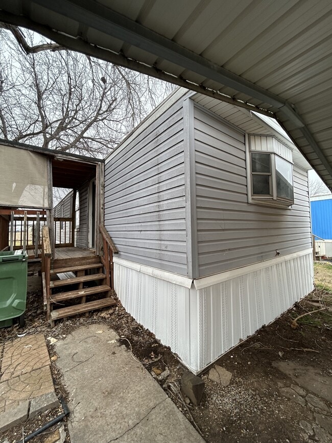 Building Photo - 400 S Ranchwood Blvd