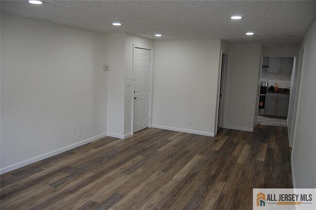 Photo - 57 Avenel St Unit 4