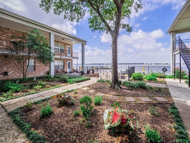 Building Photo - 3535 E NASA Pkwy Unit 86