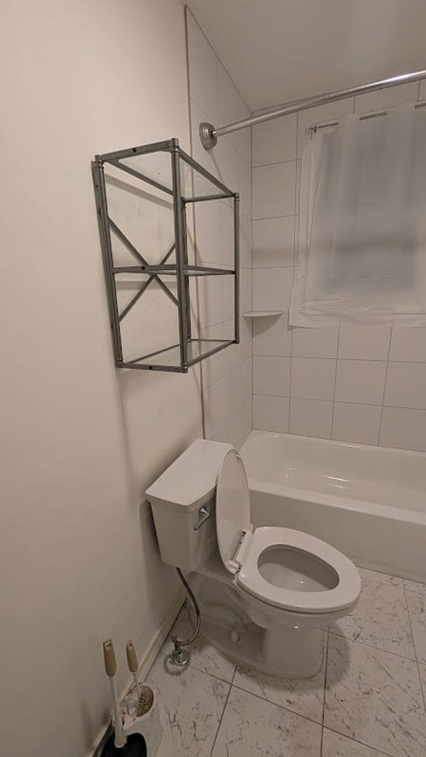 Photo - 2 bedroom 1 bath home near Lake Julian in Arden, convenient location.