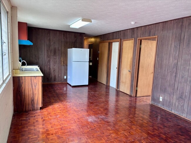 Photo - Available now a 3 Bedroom + Den, 1.5 bath duplex with 2 parking nested in Kaimuki