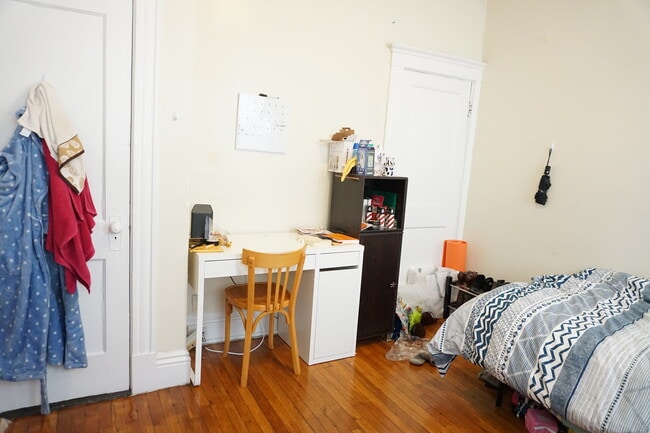 Photo - 161 Kelton St