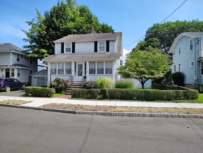 Building Photo - 162 Elmwood Ave Rental