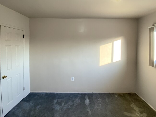 Photo - 1137 3/4-1134 W 90th St