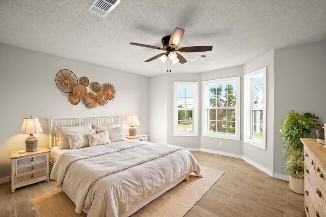 Photo - 402 Twin Elm Dr