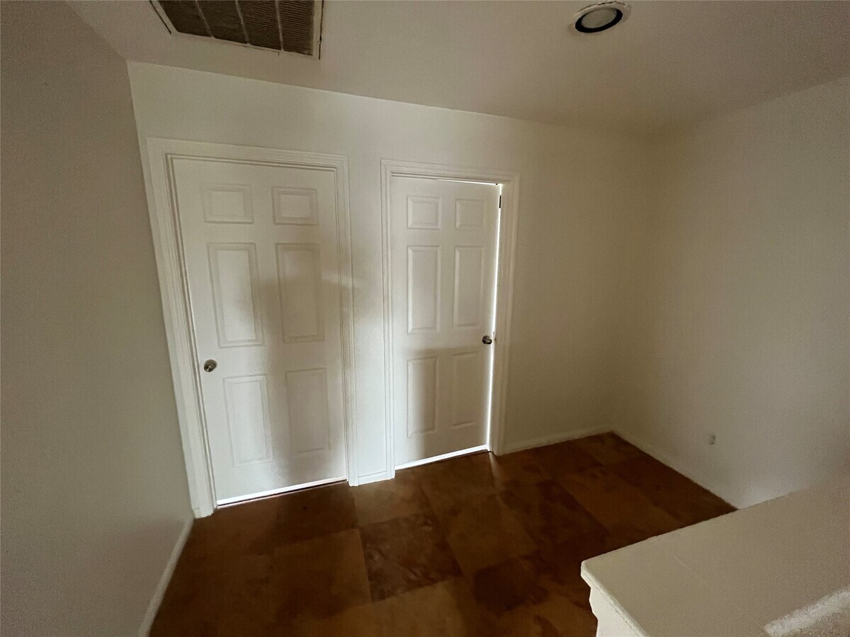 Photo - 15506 Waldron Cir Unidad A