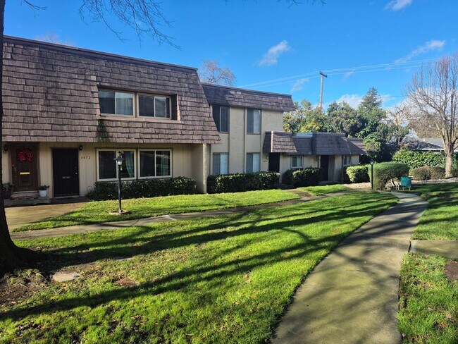 Photo - 3 Bedroom 2.5 Bath Carmichael Condo