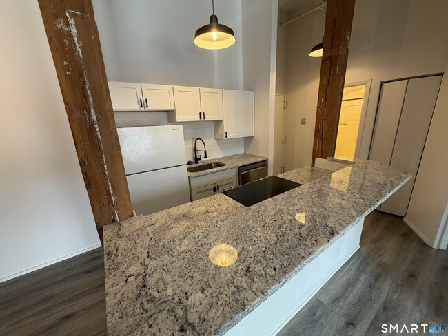 Photo - 222 Williams St E Unit APT 402