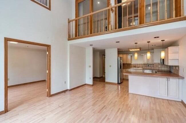 Building Photo - 1 Greene St Unit 307