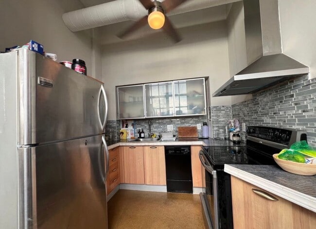Photo - 6533 E Jefferson Ave