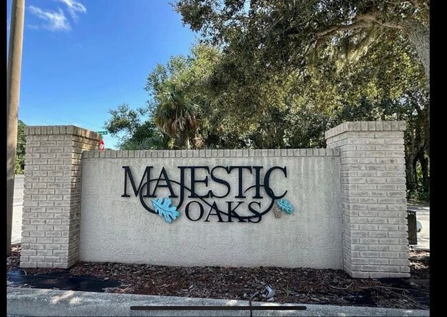 Photo - 409 Three Oaks Dr