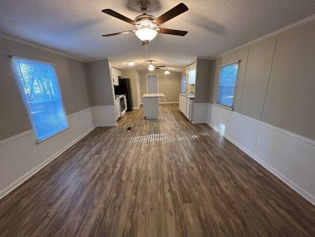 Building Photo - 3 Bedroom/2 Bathroom Home on 1 Acre of Land