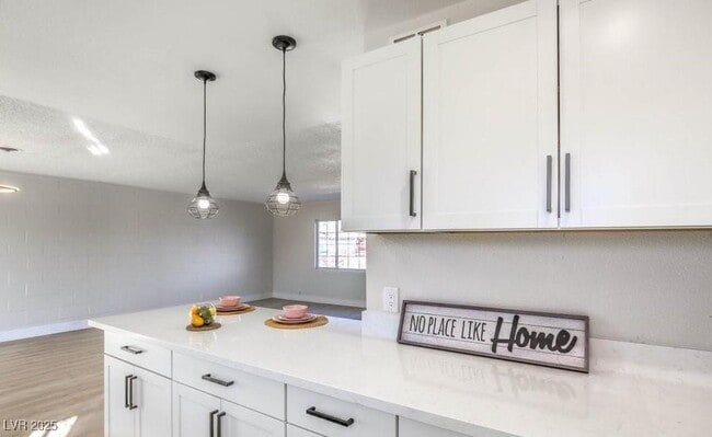 Photo - 2033 Hassell Ave