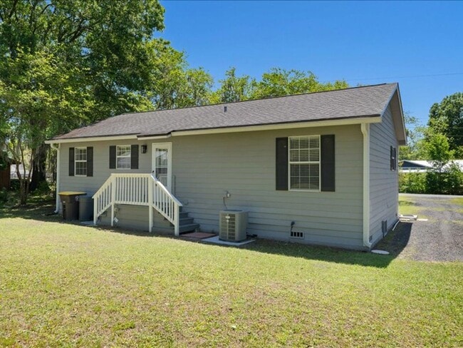 Photo - Charming 3 Bedroom Renovated Retreat: Cozy Home with New Upgrades in Serene Neighborhood