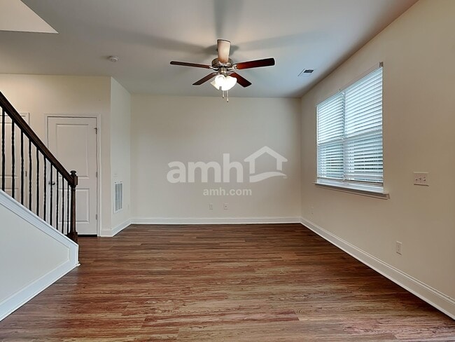 Photo - 156 Blackstone Dr