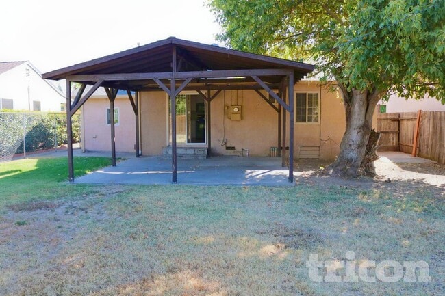 Photo - 5812 Laurine Way