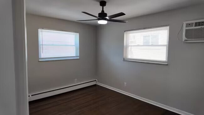Photo - 3160 Schubert Ave Unidad 2