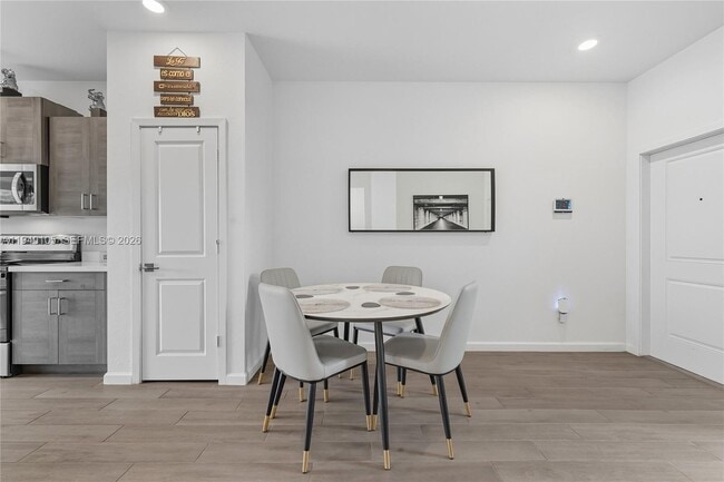 Photo - 805 SE 18th St