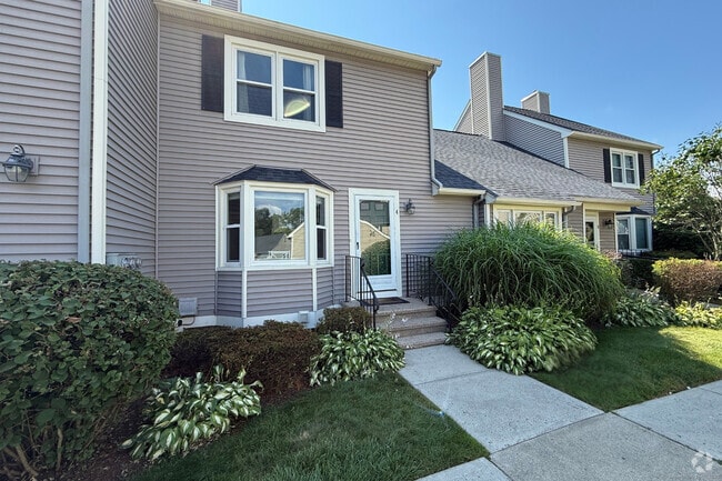Building Photo - 4 Cheltenham Ct Unit 4 Rental