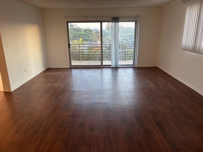 Photo - Villa Point Loma Apartments