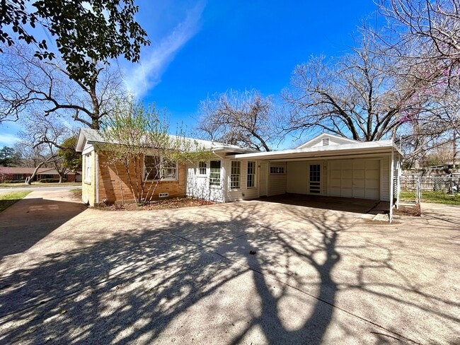 Photo - 5207 Shoal Creek Blvd