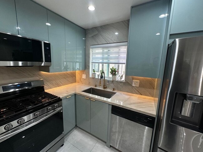 Photo - 7432 Hazeltine Ave Unidad 7