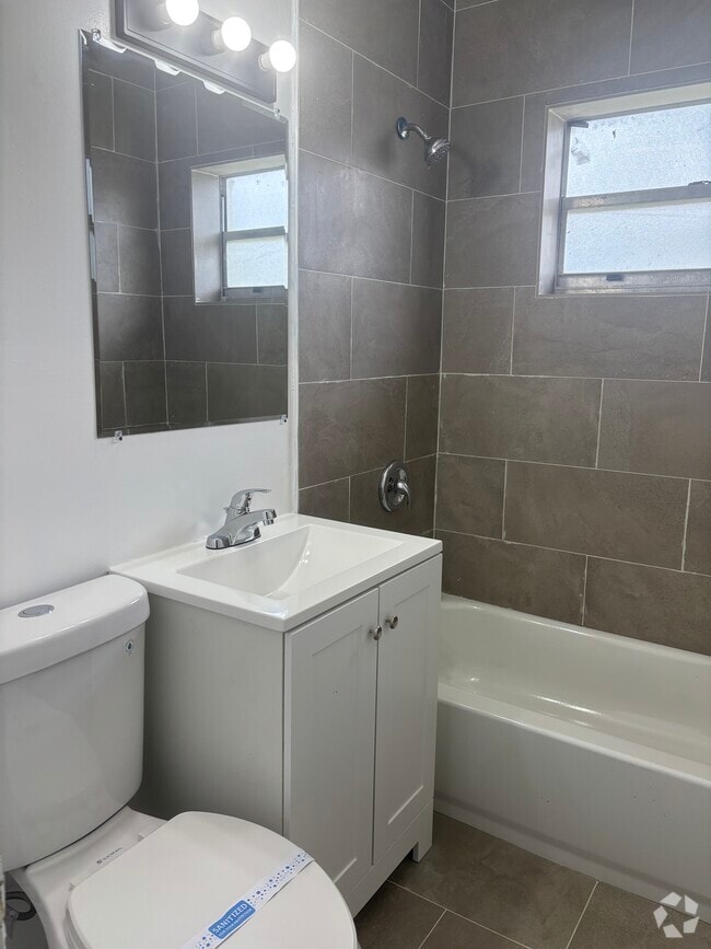 Building Photo - 1270 NE 136th Ter Rental