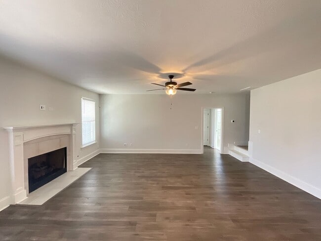 Photo - 883 Lynbrook Ct