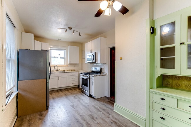 Photo - 1660 Marshall Ave Unit Upper Level #2