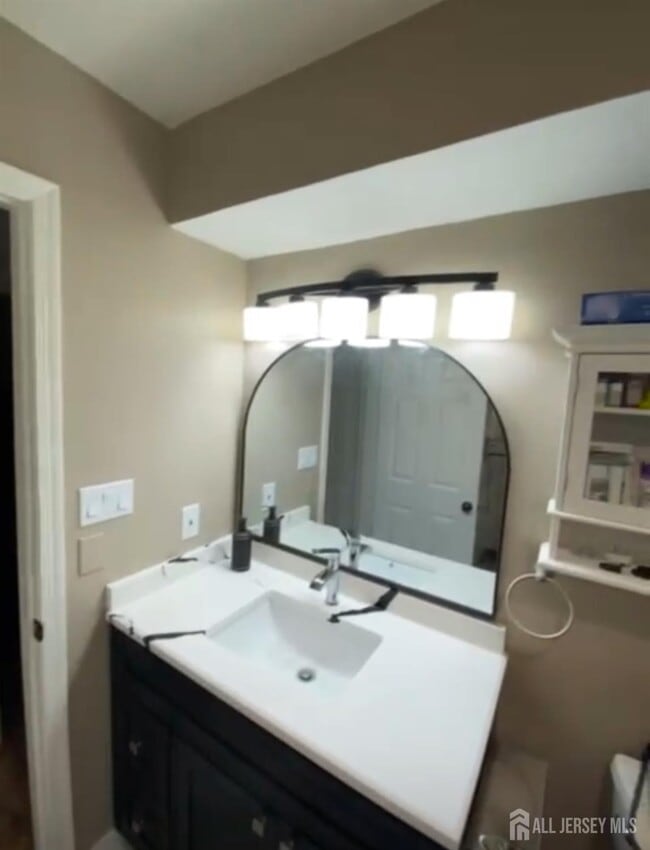 Photo - 111 Lloyd Ct